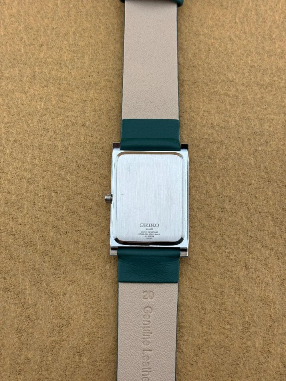 OLIVE GREEN SILVER VINTAGE Seiko slim Quartz men's wristwatch